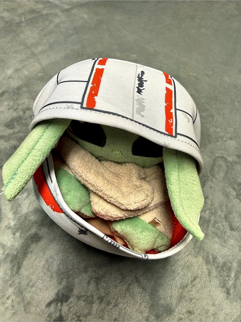 Star Wars The Child Hideaway Hover-Pram Plush Green & White